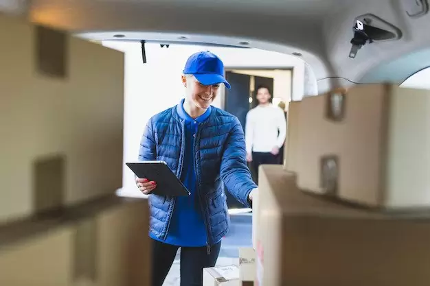 7 Signs That Show It’s Time to Hire Packers and Movers
